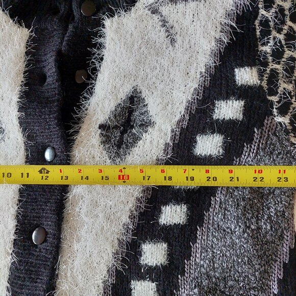 80's Jaguar Sweater (S/M) - Picture 6 of 11